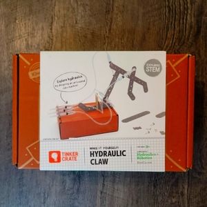 KiwiCo Tinker Crate Hydraulic Claw